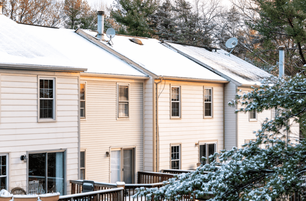 How to Winterize a Roof